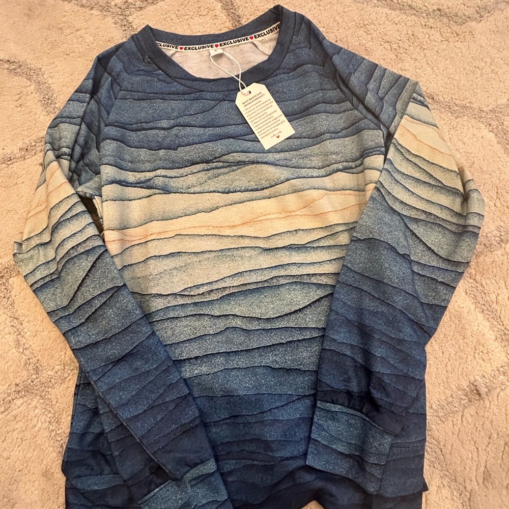 Blue Wave Pattern Women's Top